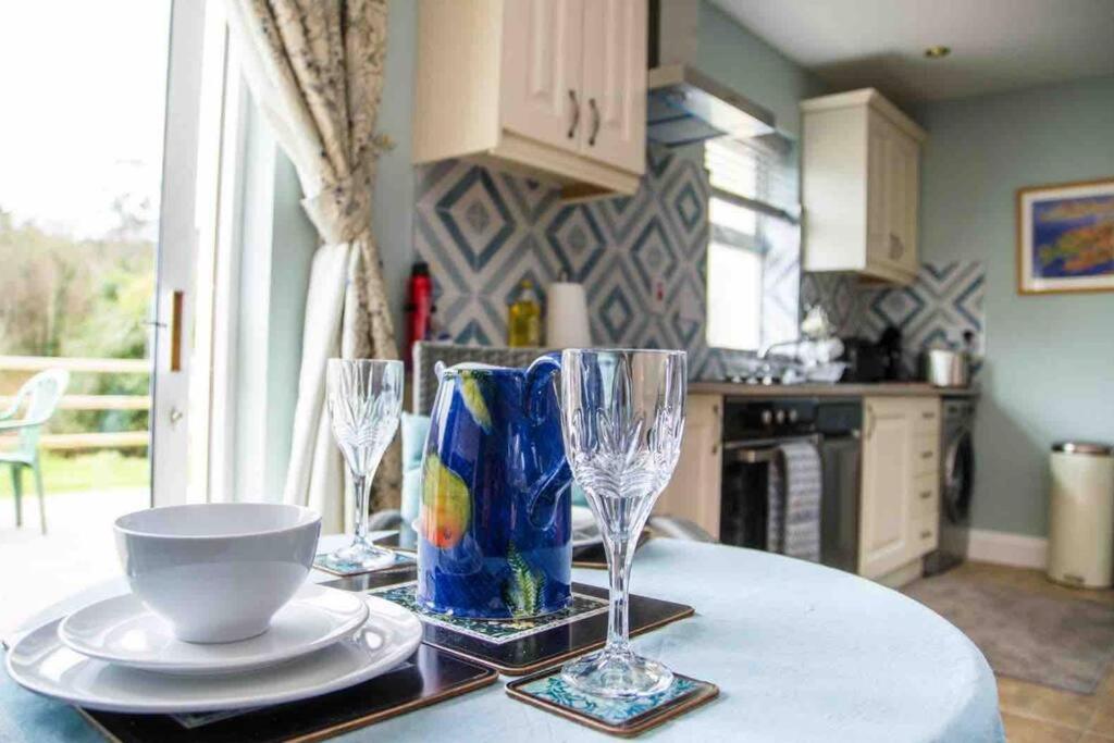 Kingfisher Riverside Retreat Кенмеър Екстериор снимка